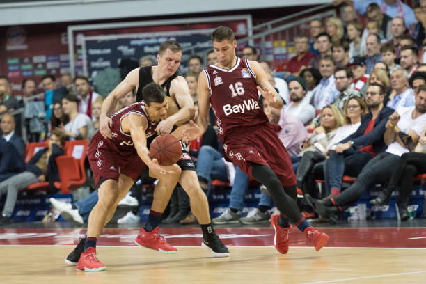 滑冰迈向更 滑冰迈向更