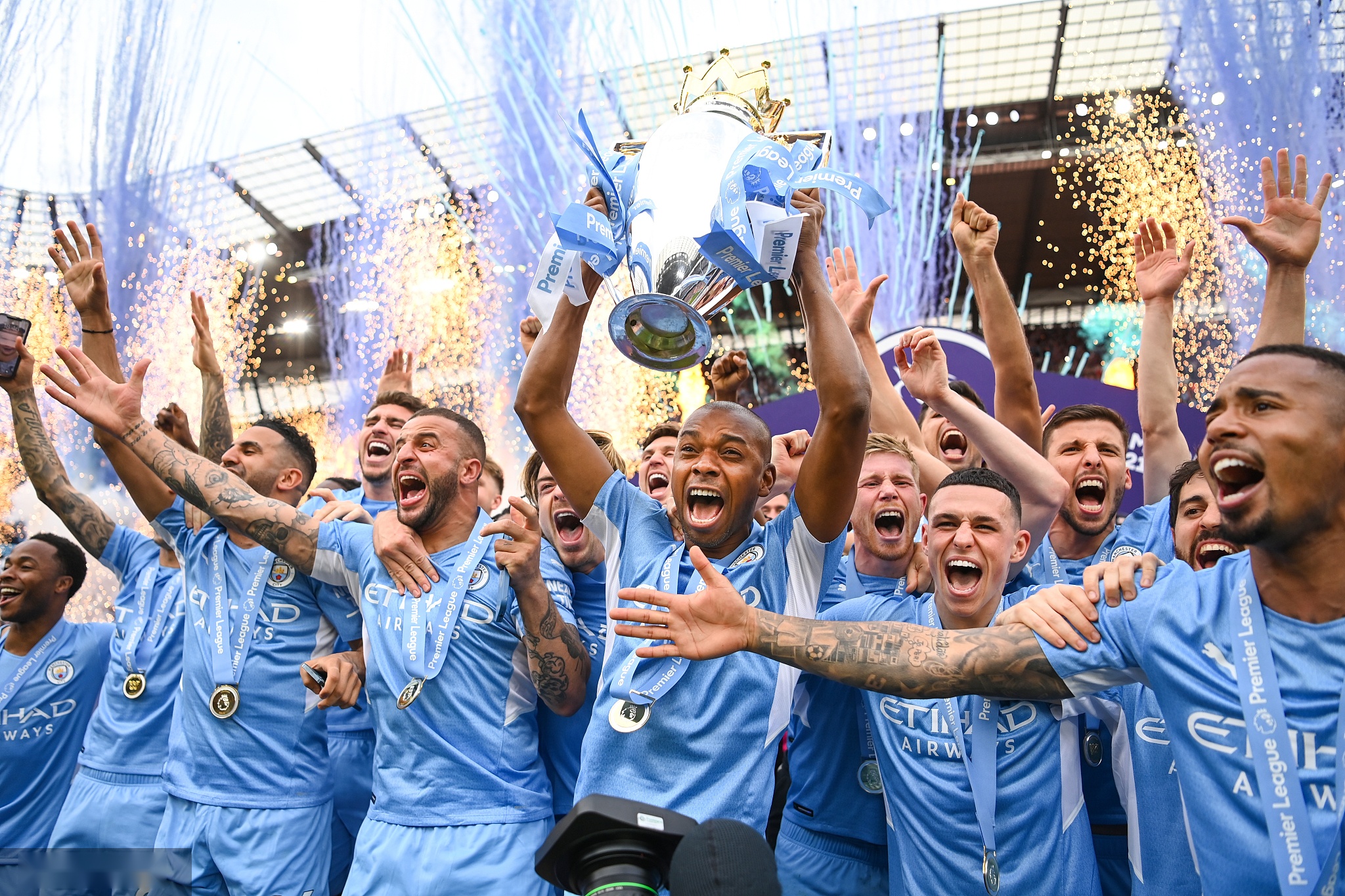 通过埃芬博 通过埃芬博